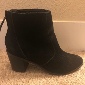 Black booties, perfect for fall!